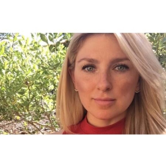 Meet your Posher, K Nichole - Picture 2 of 2